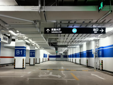 安装阶段：地库通过BIM软件优化综合管线布置